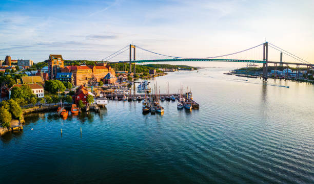Göteborgs hamn med Älvsborgsbron i bakgrunden